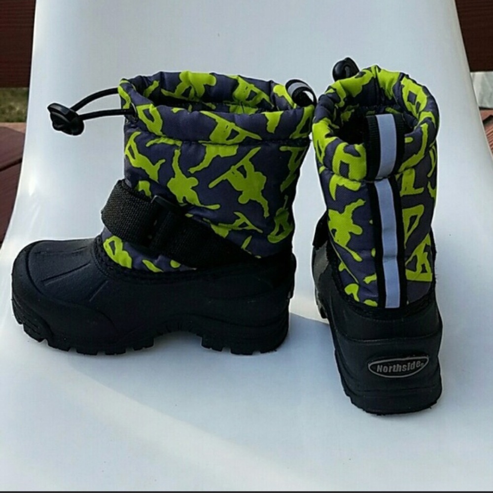 Toddler size 6 snow boats . Great condition $10